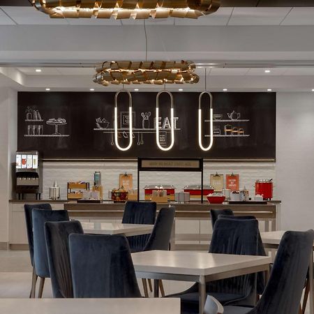 Hampton Inn By Hilton Winnipeg Downtown מראה חיצוני תמונה