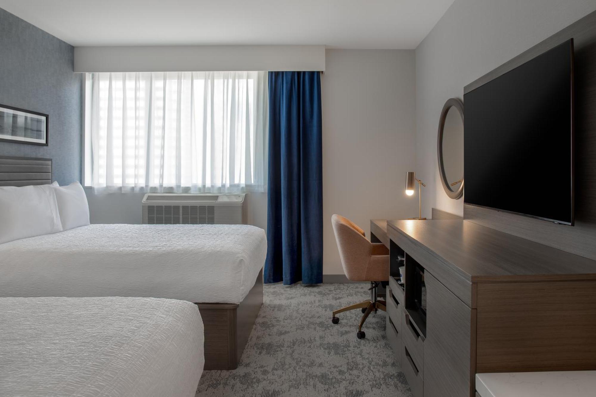 Hampton Inn By Hilton Winnipeg Downtown מראה חיצוני תמונה