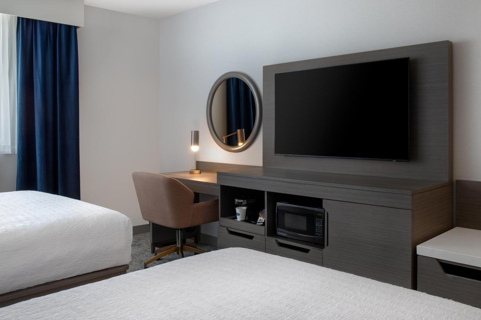 Hampton Inn By Hilton Winnipeg Downtown מראה חיצוני תמונה