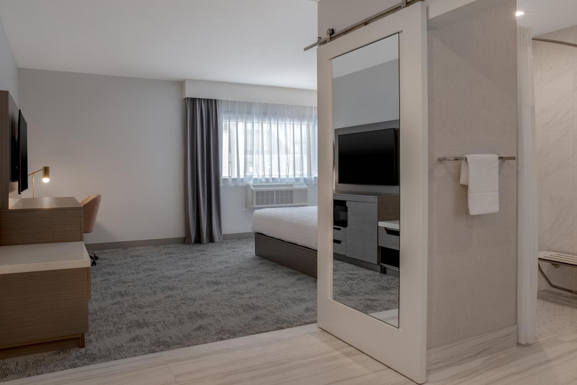 Hampton Inn By Hilton Winnipeg Downtown מראה חיצוני תמונה